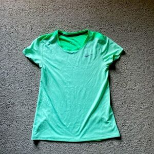 Nike Dri-Fit Women XS Shirt